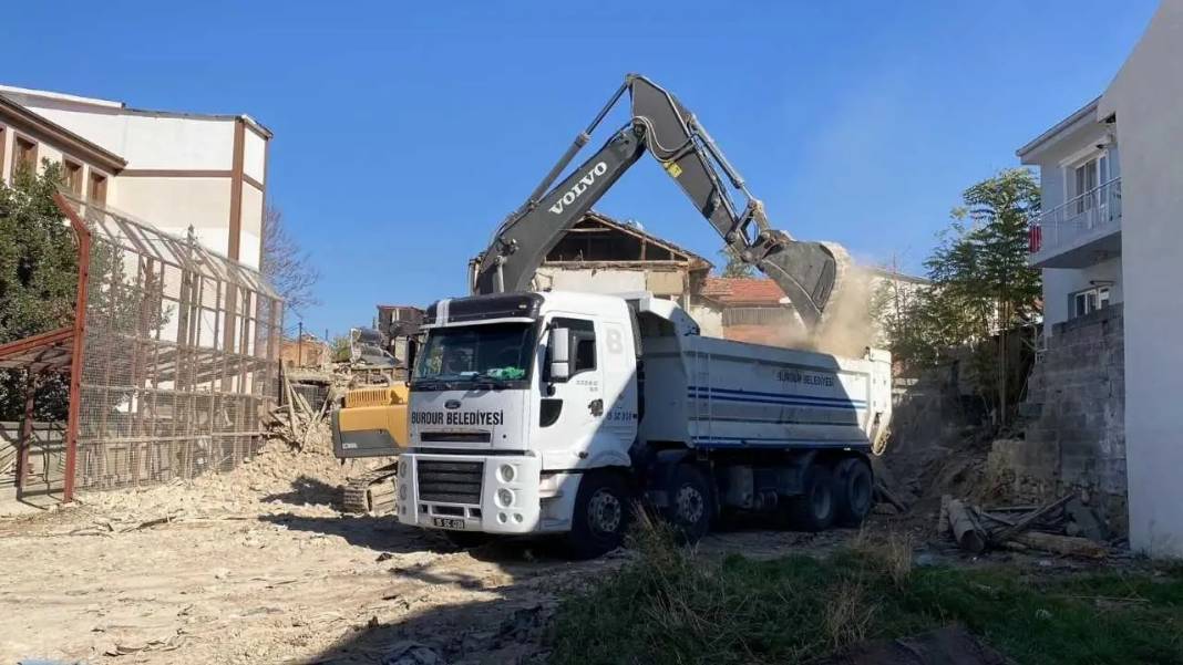 Burdur’da İki Günlük Yıkım Gerilimi! Kiracı Yine İtiraz Etti 2